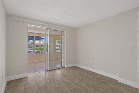 Casa en venta en New Port Richey, Florida, 2 dormitorios, 130.43 m2 № 1689721 - foto 25