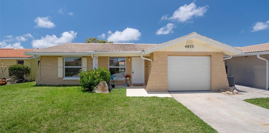 Casa en New Port Richey, Florida 2 dormitorios, 130.43 m2 № 1689721