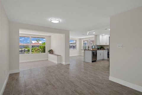 Casa en venta en New Port Richey, Florida, 2 dormitorios, 130.43 m2 № 1689721 - foto 11