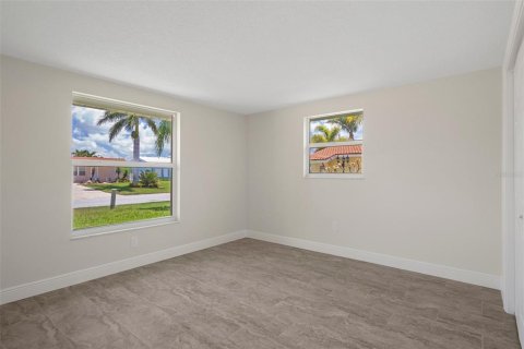 Casa en venta en New Port Richey, Florida, 2 dormitorios, 130.43 m2 № 1689721 - foto 28