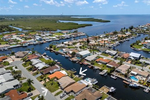Casa en venta en New Port Richey, Florida, 2 dormitorios, 130.43 m2 № 1689721 - foto 2
