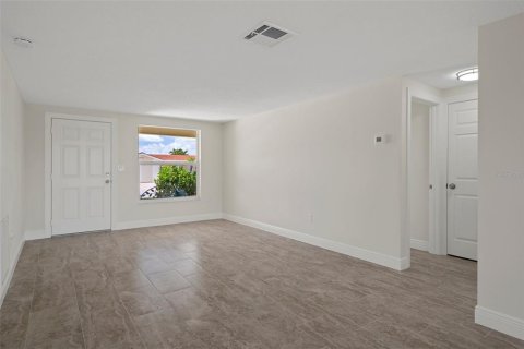 Casa en venta en New Port Richey, Florida, 2 dormitorios, 130.43 m2 № 1689721 - foto 8