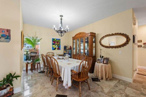 Casa en venta en Tampa, Florida, 5 dormitorios, 260.78 m2 № 1918577 - foto 7