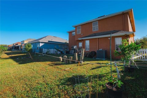 Casa en venta en Tampa, Florida, 5 dormitorios, 260.78 m2 № 1918577 - foto 3