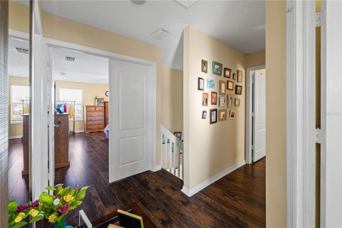 Casa en venta en Tampa, Florida, 5 dormitorios, 260.78 m2 № 1918577 - foto 16