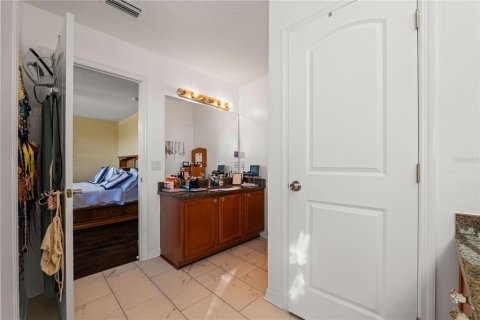 Casa en venta en Tampa, Florida, 5 dormitorios, 260.78 m2 № 1918577 - foto 20