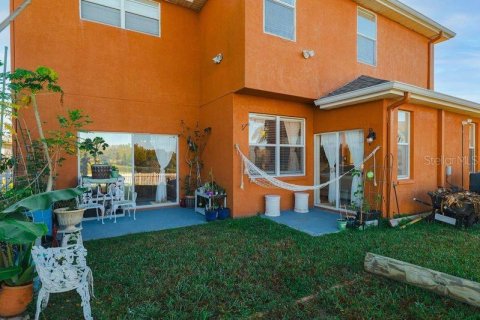 Casa en venta en Tampa, Florida, 5 dormitorios, 260.78 m2 № 1918577 - foto 2