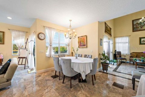 Casa en venta en Tampa, Florida, 5 dormitorios, 260.78 m2 № 1918577 - foto 8
