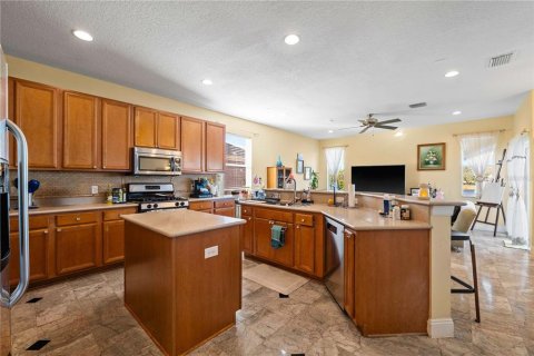 Casa en venta en Tampa, Florida, 5 dormitorios, 260.78 m2 № 1918577 - foto 10