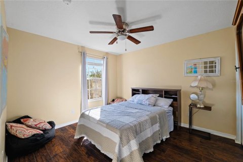 Casa en venta en Tampa, Florida, 5 dormitorios, 260.78 m2 № 1918577 - foto 24