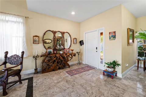 Casa en venta en Tampa, Florida, 5 dormitorios, 260.78 m2 № 1918577 - foto 5