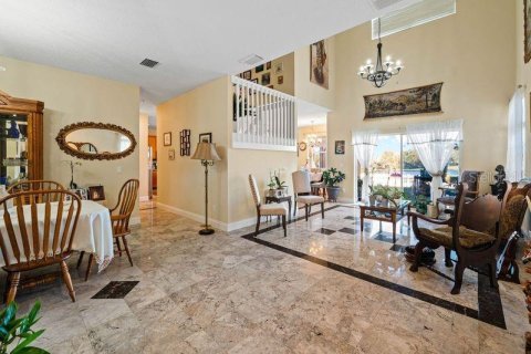 Casa en venta en Tampa, Florida, 5 dormitorios, 260.78 m2 № 1918577 - foto 6