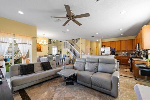 Casa en venta en Tampa, Florida, 5 dormitorios, 260.78 m2 № 1918577 - foto 11