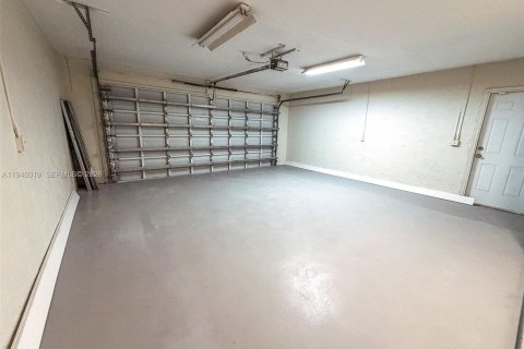 Casa en venta en West Palm Beach, Florida, 3 dormitorios, 156.63 m2 № 2002327 - foto 13