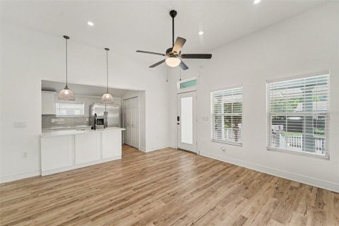 Villa ou maison à vendre à Tampa, Floride: 3 chambres, 112.97 m2 № 2277724 - photo 6