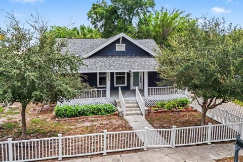 House in Tampa, Florida 3 bedrooms, 112.97 sq.m. № 2277724