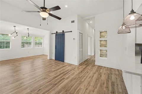 Villa ou maison à vendre à Tampa, Floride: 3 chambres, 112.97 m2 № 2277724 - photo 7