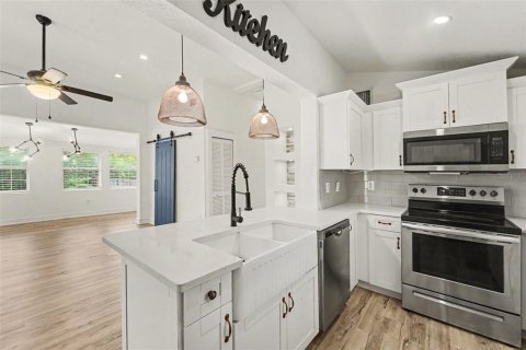 Villa ou maison à vendre à Tampa, Floride: 3 chambres, 112.97 m2 № 2277724 - photo 4