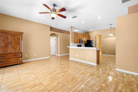 House in Spring Hill, Florida 4 bedrooms, 193.14 sq.m. № 2218106 - photo 19