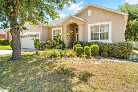 House in Spring Hill, Florida 4 bedrooms, 193.14 sq.m. № 2218106 - photo 2