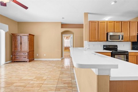 House in Spring Hill, Florida 4 bedrooms, 193.14 sq.m. № 2218106 - photo 16
