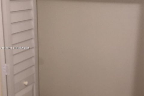 Condo in Miami, Florida, 2 bedrooms  № 2402452 - photo 14
