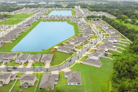 House in Kissimmee, Florida 4 bedrooms, 169.45 sq.m. № 1749426 - photo 9
