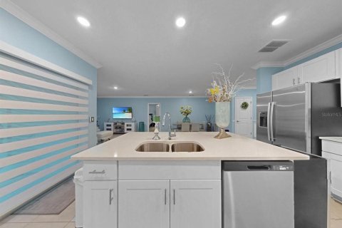 House in Kissimmee, Florida 4 bedrooms, 169.45 sq.m. № 1749426 - photo 18