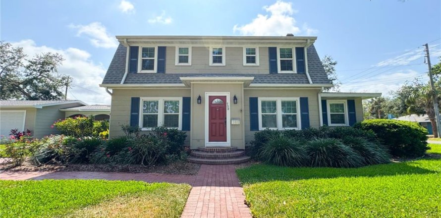 House in Bradenton, Florida 4 bedrooms, 268.02 sq.m. № 1680016