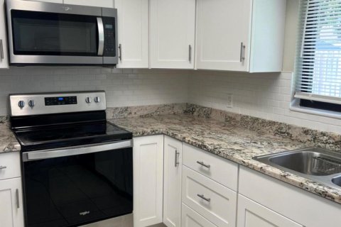 Casa en venta en Pembroke Pines, Florida, 3 dormitorios, 111.11 m2 № 2168904 - foto 13