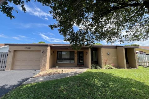 Casa en venta en Pembroke Pines, Florida, 3 dormitorios, 111.11 m2 № 2168904 - foto 4