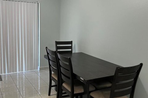 Casa en venta en Pembroke Pines, Florida, 3 dormitorios, 111.11 m2 № 2168904 - foto 8