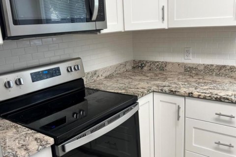 Casa en venta en Pembroke Pines, Florida, 3 dormitorios, 111.11 m2 № 2168904 - foto 10