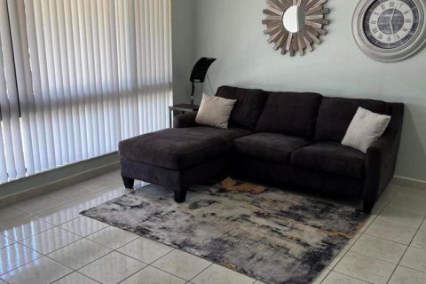 Casa en venta en Pembroke Pines, Florida, 3 dormitorios, 111.11 m2 № 2168904 - foto 6