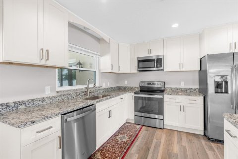 Casa en venta en Orlando, Florida, 4 dormitorios, 179.95 m2 № 2157437 - foto 27