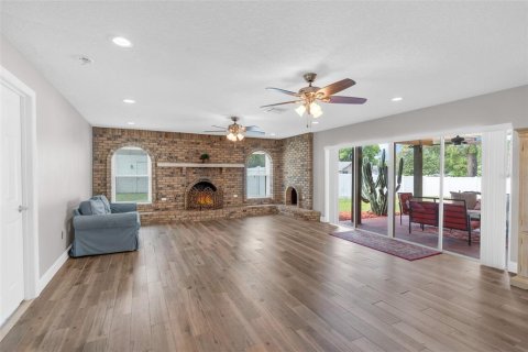Casa en venta en Orlando, Florida, 4 dormitorios, 179.95 m2 № 2157437 - foto 17