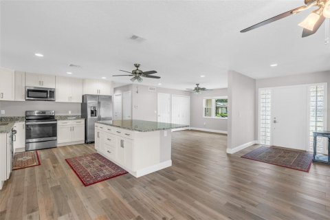 Casa en venta en Orlando, Florida, 4 dormitorios, 179.95 m2 № 2157437 - foto 16