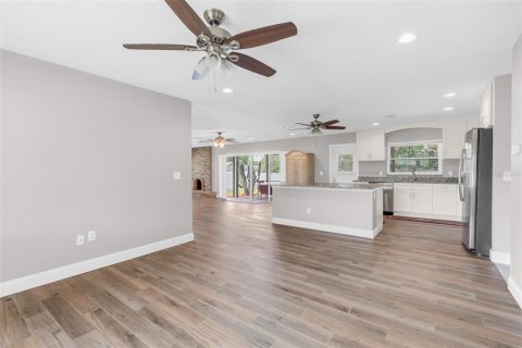 Casa en venta en Orlando, Florida, 4 dormitorios, 179.95 m2 № 2157437 - foto 29