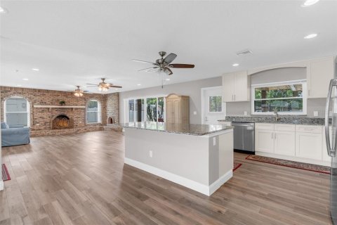 Casa en venta en Orlando, Florida, 4 dormitorios, 179.95 m2 № 2157437 - foto 23