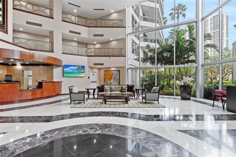 Condo in Aventura, Florida, 2 bedrooms  № 2042139 - photo 5