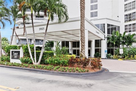 Condo in Aventura, Florida, 2 bedrooms  № 2042139 - photo 2