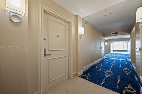 Condo in Aventura, Florida, 2 bedrooms  № 2042139 - photo 6