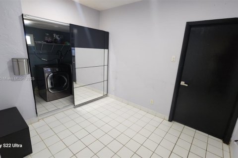 Townhouse in Lauderhill, Florida 2 bedrooms, 133.41 sq.m. № 1770660 - photo 7