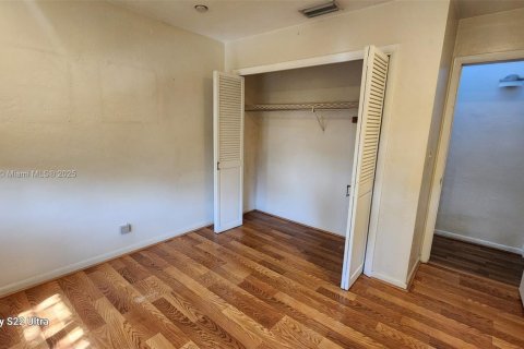 Townhouse in Lauderhill, Florida 2 bedrooms, 133.41 sq.m. № 1770660 - photo 17