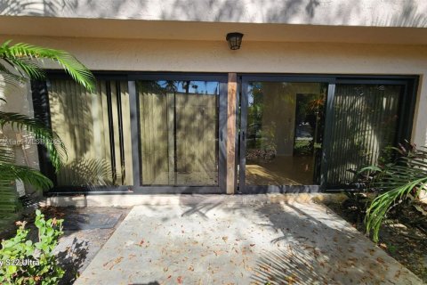 Townhouse in Lauderhill, Florida 2 bedrooms, 133.41 sq.m. № 1770660 - photo 14
