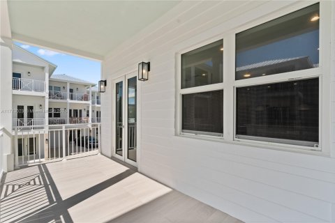 Townhouse in Islamorada, Village of Islands, Florida 3 bedrooms, 156.08 sq.m. № 1714476 - photo 21