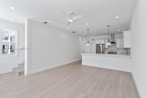 Townhouse in Islamorada, Village of Islands, Florida 3 bedrooms, 156.08 sq.m. № 1714476 - photo 15