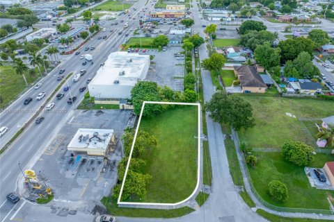 Propiedad comercial en Miami, Florida № 2012759