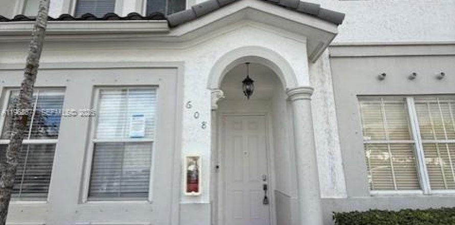 Casa en Doral, Florida 3 dormitorios, 123.37 m2 № 2029965