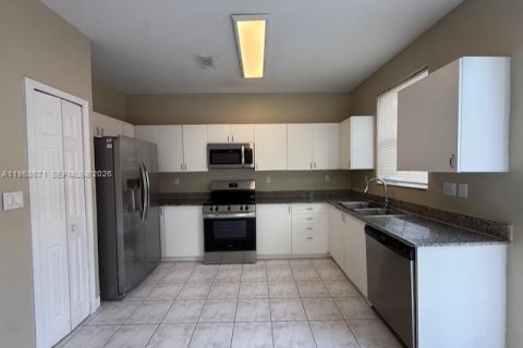 Casa en venta en Doral, Florida, 3 dormitorios, 123.37 m2 № 2029965 - foto 2